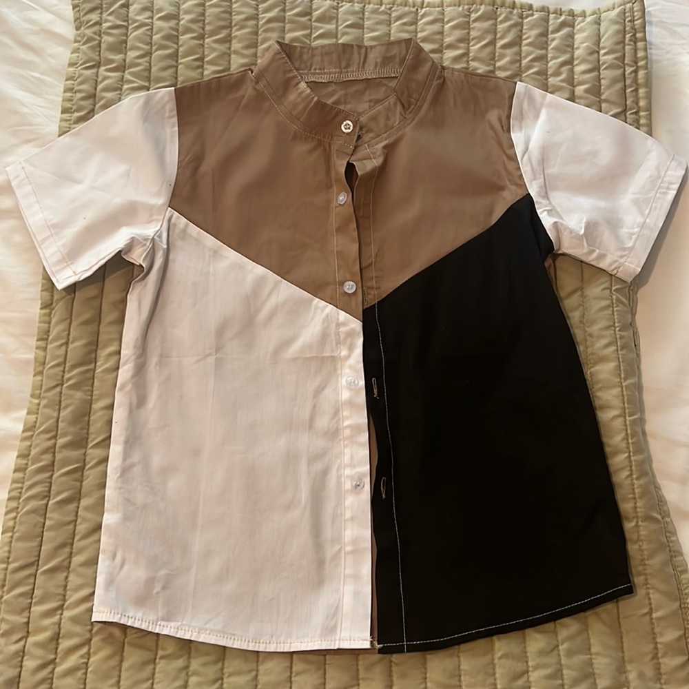 Boys size 6/7 color block button down shirt